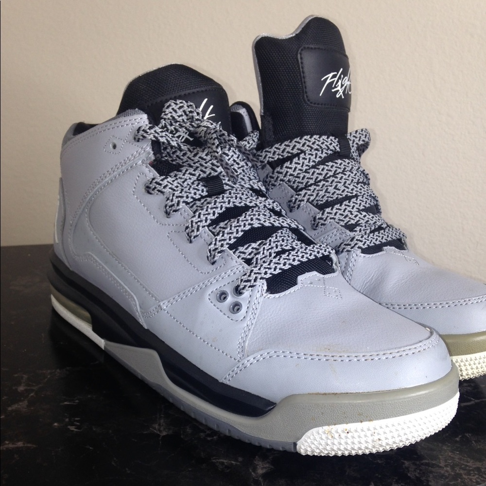 Jordan Flight (Grey and Black)